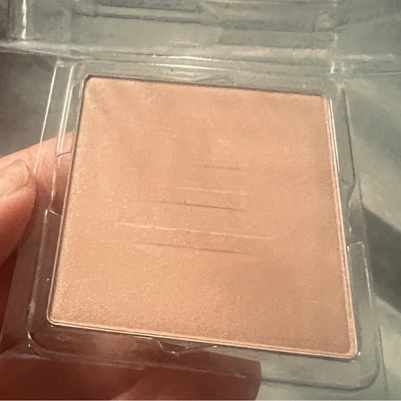 Trish McEvoy Bronzer Golden Glamour/NEW - Picture 1 of 5